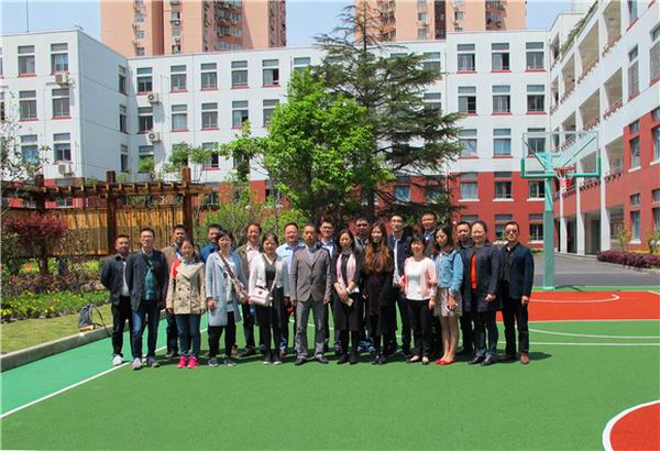 金牛现代教育技术领头人看上海-1-600.jpg 金牛现代教育技术领头人看上海-1-600.jpg