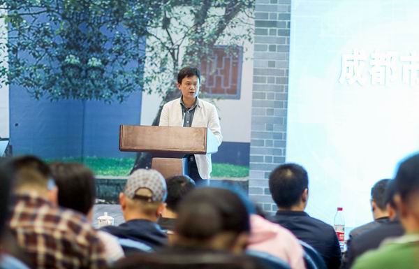 成都市数字校园工作现场会在华阳实验小学召开-4-600.jpg 成都市数字校园工作现场会在华阳实验小学召开-4-600.jpg