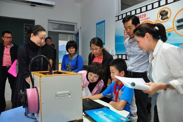 泡桐树小学教育信息化试点校验收-7-600-3D.jpg 泡桐树小学教育信息化试点校验收-7-600-3D.jpg