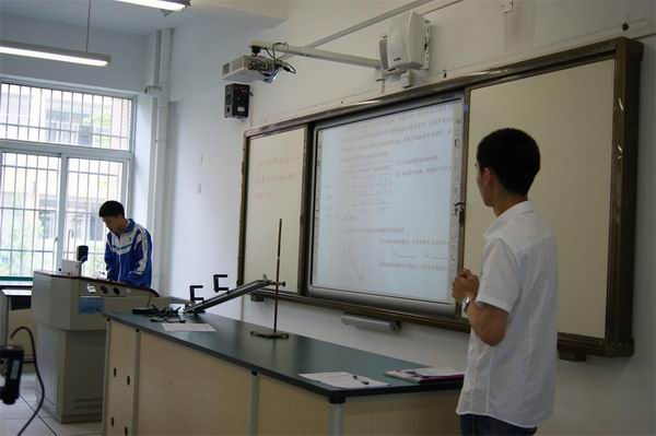 温江数字化实验室研讨活动-3-600.jpg 温江数字化实验室研讨活动-3-600.jpg