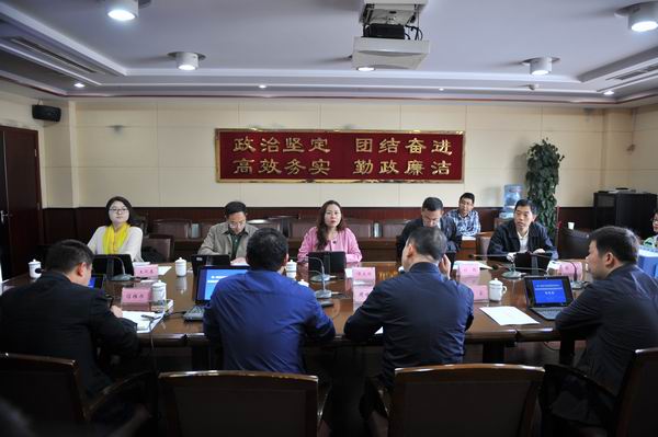 江区接受四川省第一批教育信息化试点验收-1-600.jpg 江区接受四川省第一批教育信息化试点验收-1-600.jpg