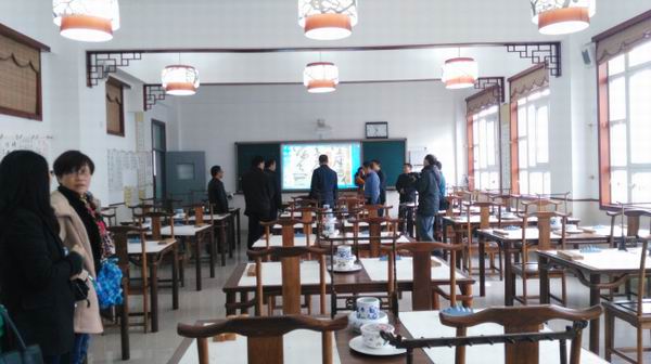都江堰天马学校书法教室-600.jpg 都江堰天马学校书法教室-600.jpg
