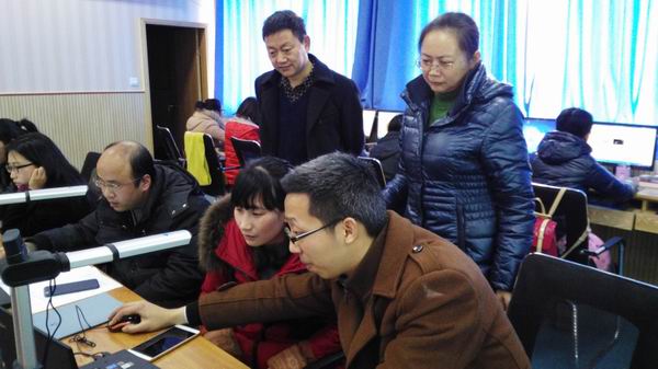 温江区组织召开中学种子教师微课制作培训-4-600.jpg