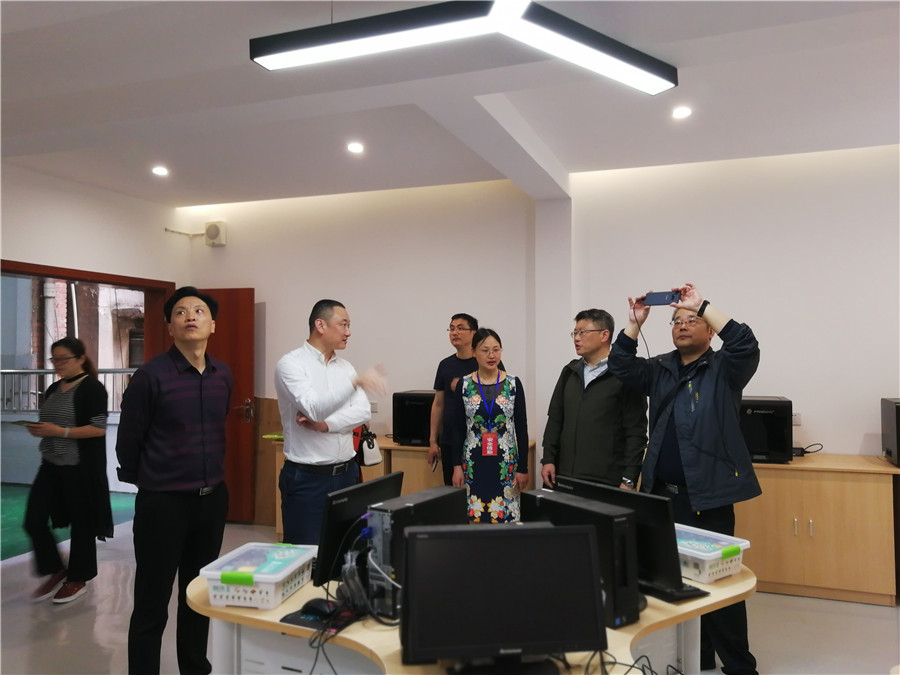 调研雁江二小--2.jpg 调研雁江二小--2.jpg