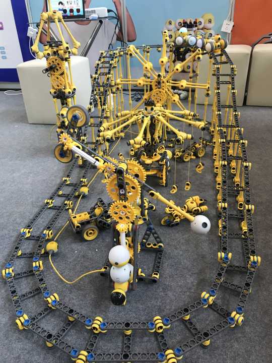 技装中心2.jpg 技装中心2.jpg