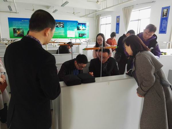 技装中心1.jpg 技装中心1.jpg