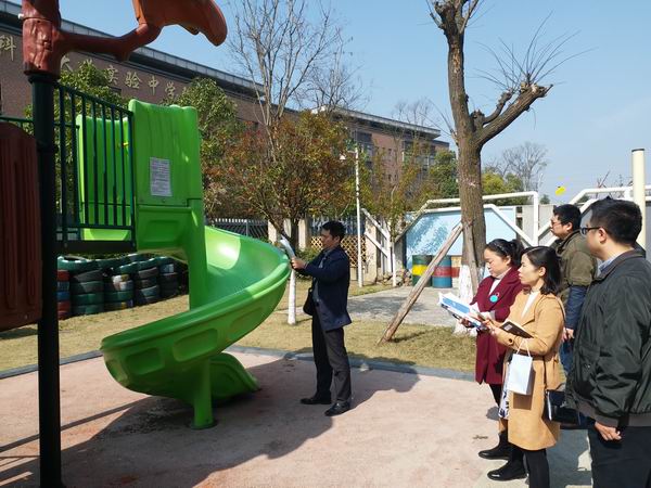 技装中心2.jpg 技装中心2.jpg